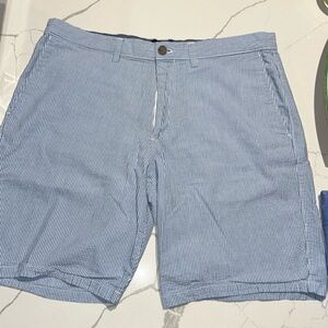 COPY - Banana Republic Men’s Aiden Short Blue White Seersucker 35